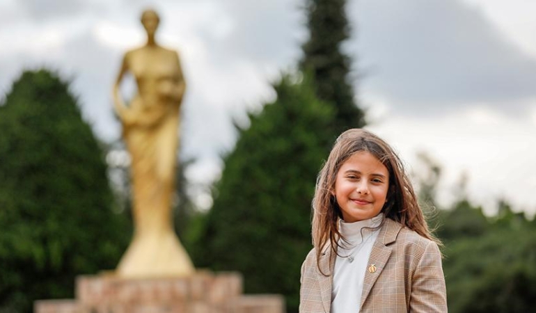 10-yasindaki-defne-zeynep-enci-ilk-sinema-filmiyle-altin-portakalda-9i4sYKtZ.jpg