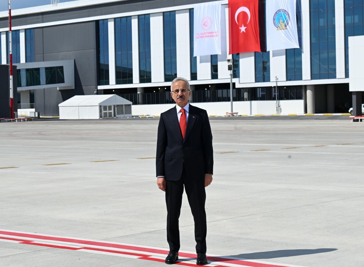 Abdulkadir Uraloğlu: Antalya Havalimanı'na yeni bir hava trafik kontrol kulesi kazandırıyoruz 4 abdulkadir uraloglu antalya havalimanina yeni bir hava trafik kontrol kulesi kazandiriyoruz 3 AL6QSmgb