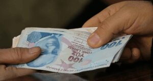asgari-ucret-icin-masadaki-rakamlar-netlesiyor-iste-2026-icin-zam-senaryolari-jpMq92GK.jpg