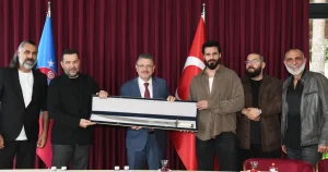 baskan-genc-mehmed-ekibiyle-trabzonda-bulustu-4Gtz66EA.webp
