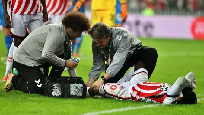 Dinamo Kiev maçında sedyeyle çıkmıştı... Coulibaly'den kötü haber 5 dinamo-kiev-macinda-sedyeyle-cikmisti-coulibalyden-kotu-haber-vmazKrd5.jpg