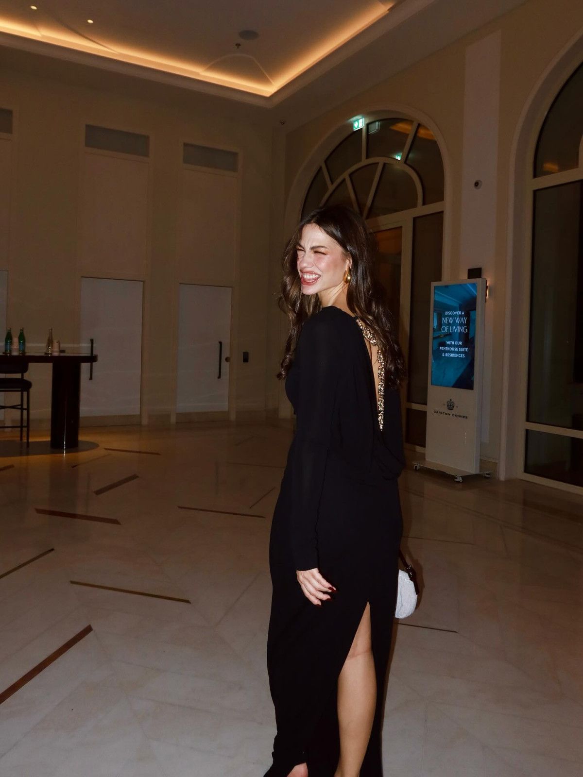 esrefin ruyasi demet ozdemirin cannes tarzini yabanci modacilar da begendi 3 WlpDl59R