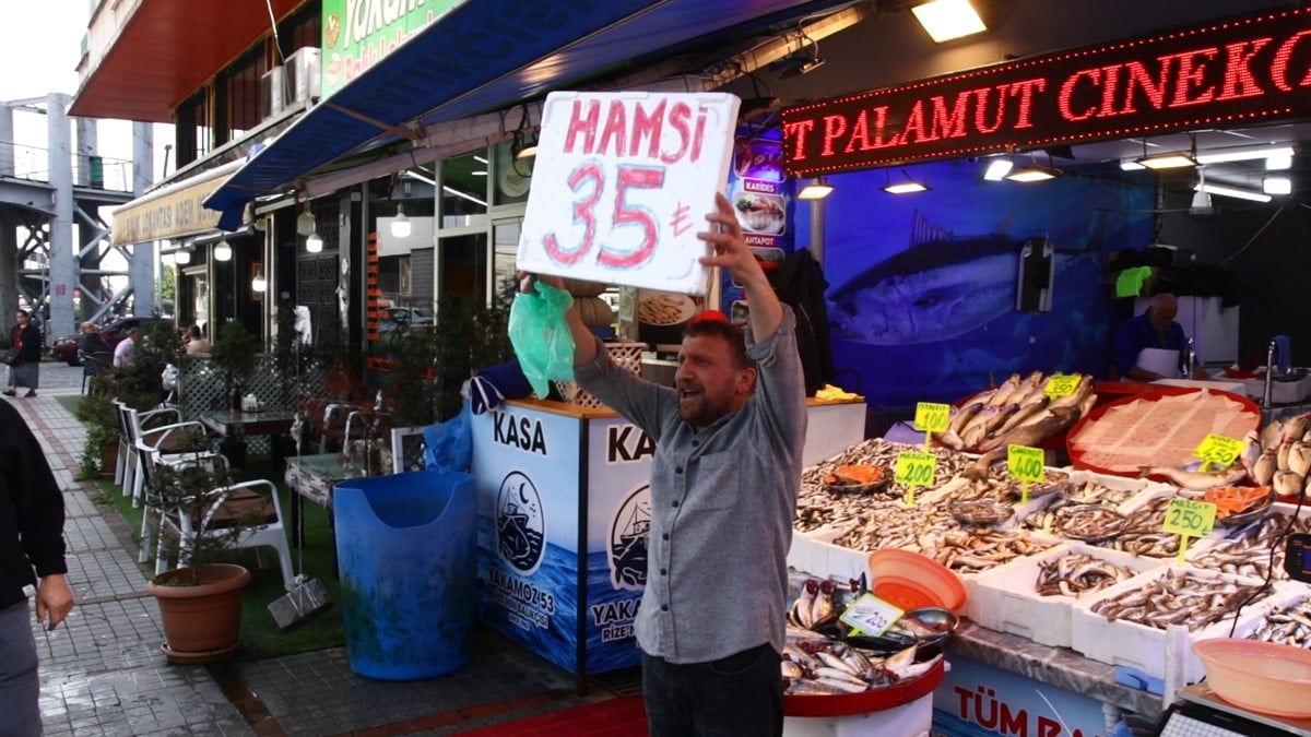 Hamsi bolluğu geldi: Kilo fiyatı dip yaptı, 35 TL'ye kadar düştü 1 hamsi bollugu geldi kilo fiyati dip yapti 35 tlye kadar dustu 0 5WvDZgr5