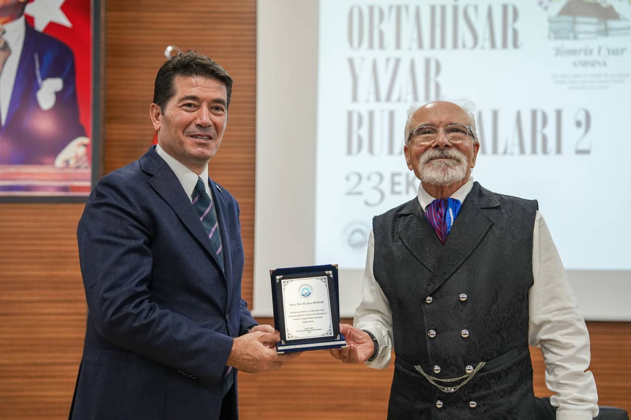 Ortahisar Yazar Buluşmaları, Trabzon’u dört gün boyunca edebiyatla buluşturdu 1 ortahisar yazar bulusmalari trabzonu dort gun boyunca edebiyatla bulusturdu 0 O68EgMn7