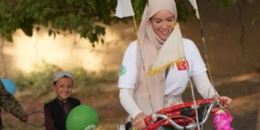 Oyunculuğu bırakıp evlenmişti, Avustralyalı aktör eşi Reshad Strik ile fotoğrafını paylaştı! 7 oyunculugu-birakip-evlenmisti-avustralyali-aktor-esi-reshad-strik-ile-fotografini-paylasti-EvYzJzW7.jpg