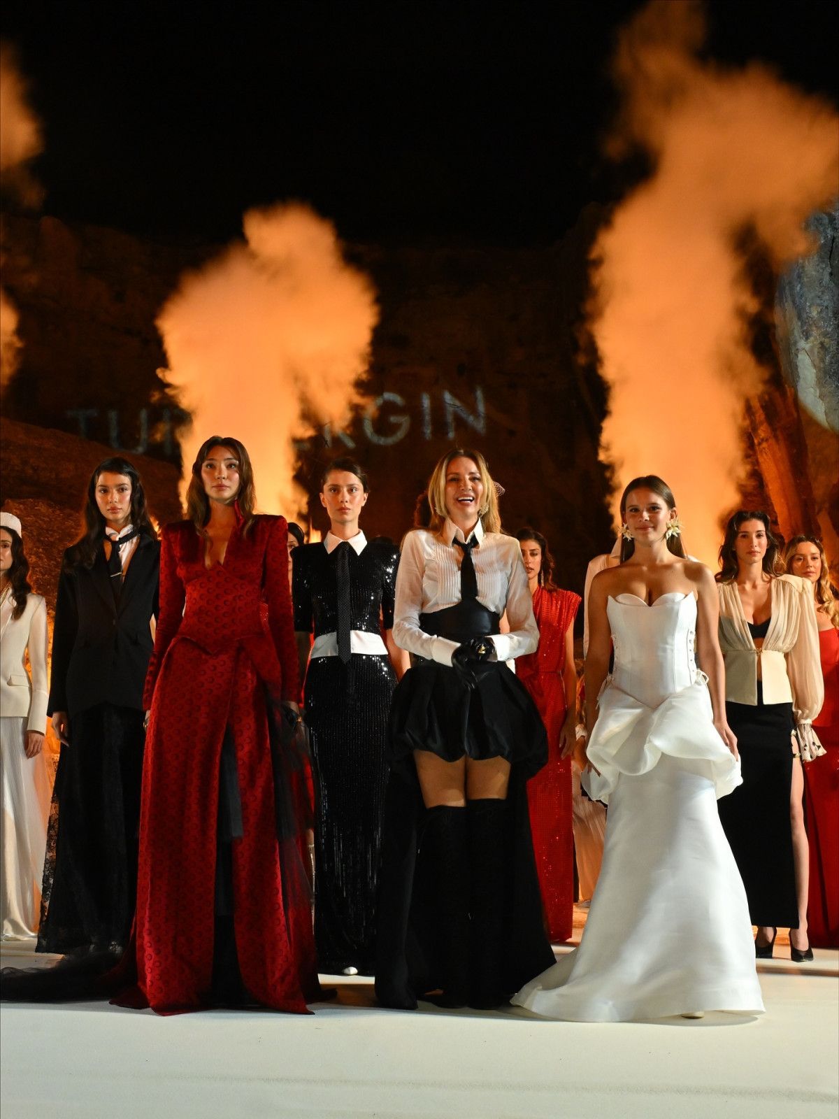 Pınar Altuğ'un kızı Su mankenlik yaptı! Görenler beğeni yağdırdı 2 pinar altugun kizi su mankenlik yapti gorenler begeni yagdirdi 1 lSibWv1I