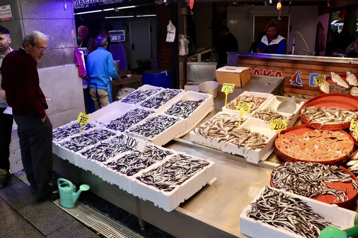 Trabzon'da Hamsi Fiyatları Yükseldi 3 trabzonda-hamsi-fiyatlari-yukseldi-CuOh1JpF.jpg