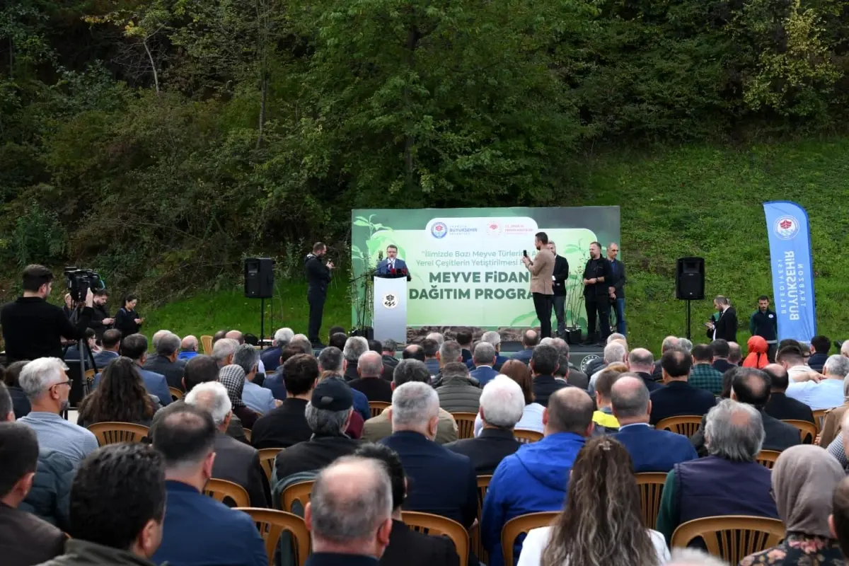 Trabzon'da Yerel Meyve Fidanları Dağıtımı Yapıldı 11 trabzonda-yerel-meyve-fidanlari-dagitimi-yapildi-Y1p7hfqp.jpg