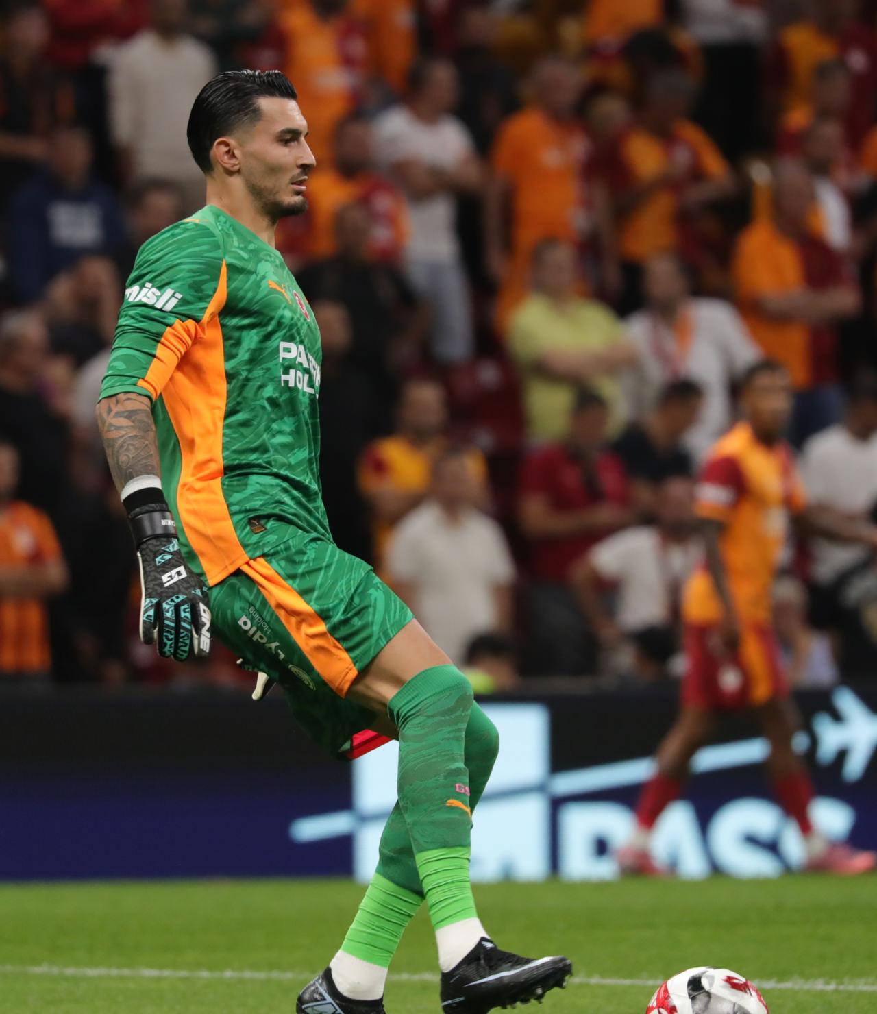 Trabzonsporlu yıldıza Uğurcan Çakır baskısı 3 trabzonsporlu yildiza ugurcan cakir baskisi 2