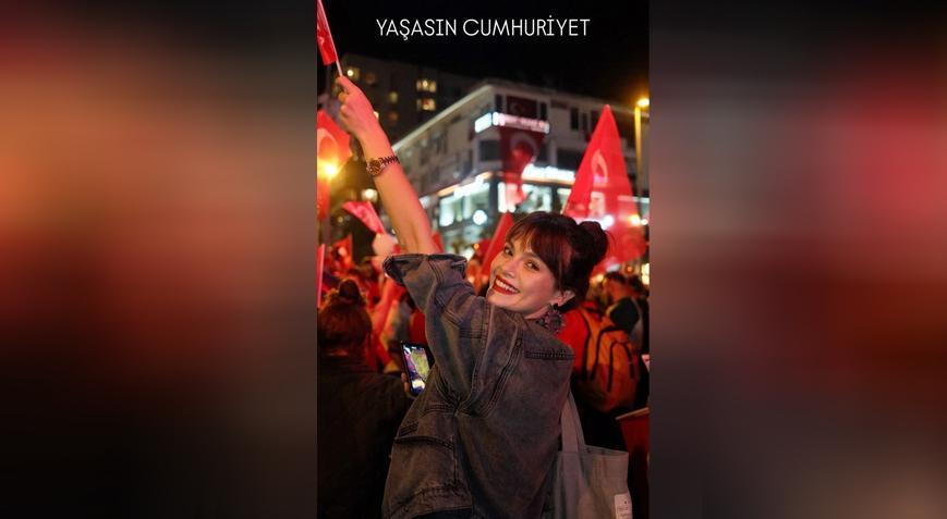 Tüm yurtta 29 Ekim Cumhuriyet Bayramı coşkusu! Ünlülerden peş peşe paylaşımlar 4 tum yurtta 29 ekim cumhuriyet bayrami coskusu unlulerden pes pese paylasimlar 3 F8pGeptC