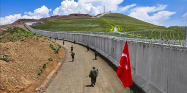 turkiyenin-kara-sinirlarinin-yuzde-44une-guvenlik-duvari-oruldu-L5NAexgC.jpg