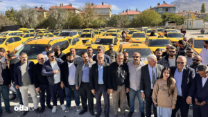 vanli-taksiciler-rojin-kabais-cinayetinin-aydinlatilmasi-icin-konvoy-duzenledi-I76pPjEU.jpg