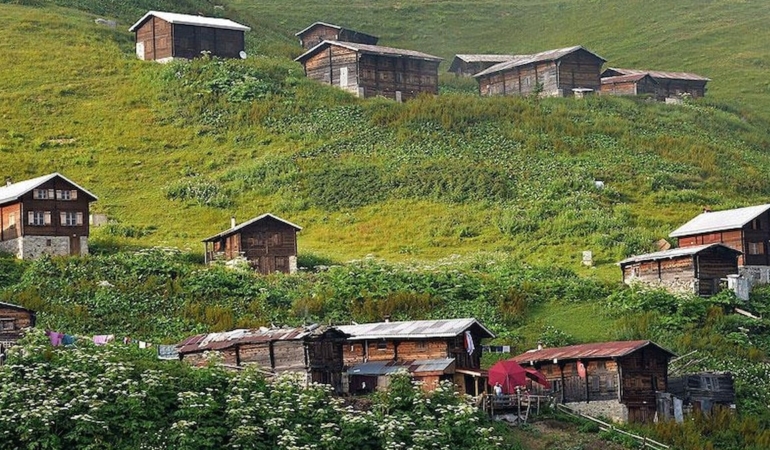 yazlik-sahipleri-ve-koyde-evi-olanlar-yandi-6IqFE2Dm.jpg