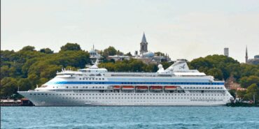 600-rus-turisti-tasiyan-gemi-istanbula-yanasamadi-rus-basini-turkler-intikam-aldi-diye-yorumladi-bPleSTI6.jpg