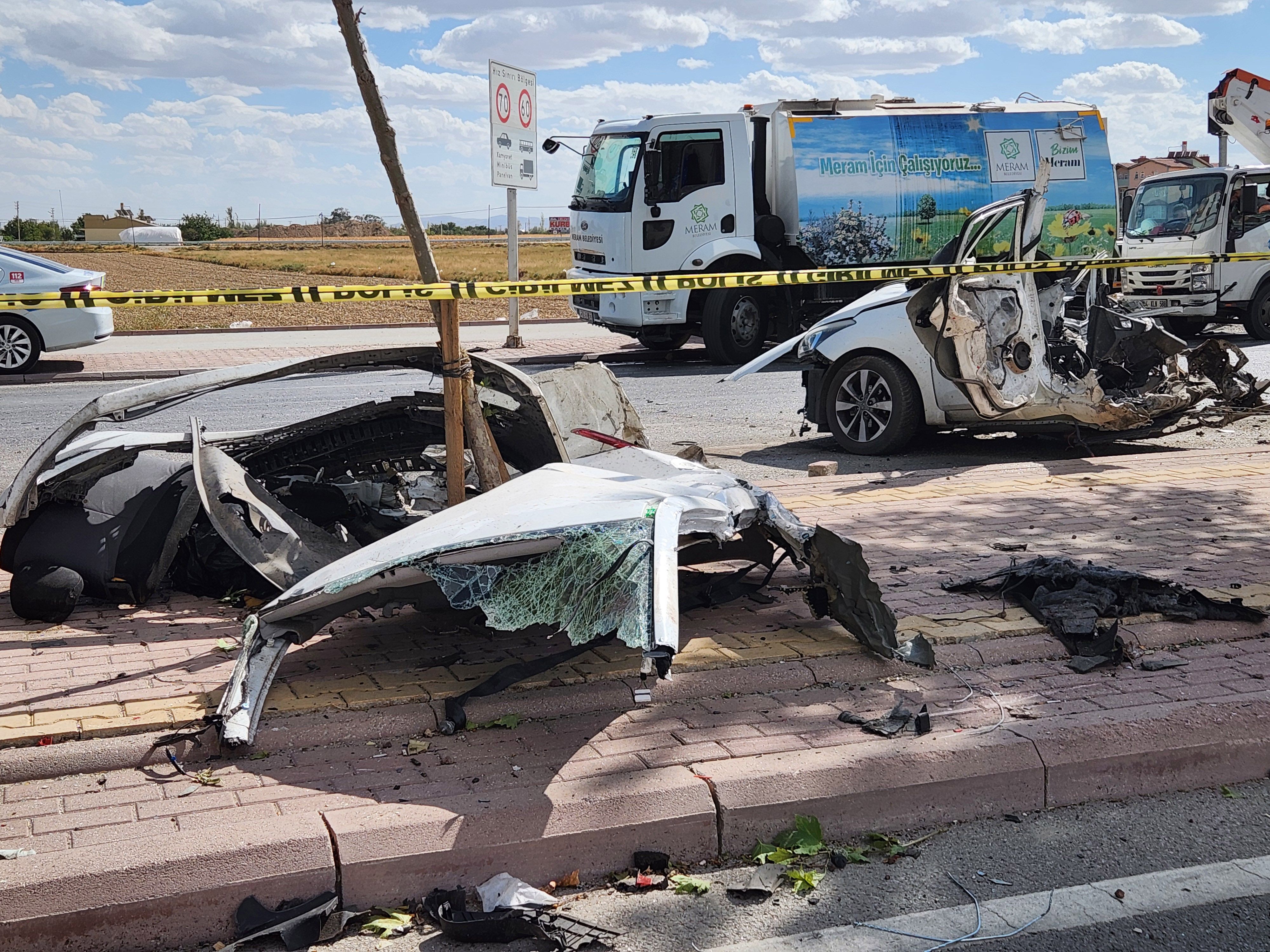 En acı öğretmenler günü: Yürek yakan notu babalarının mezarına bıraktılar 5 en aci ogretmenler gunu yurek yakan notu babalarinin mezarina biraktilar 1 pbeneaZl