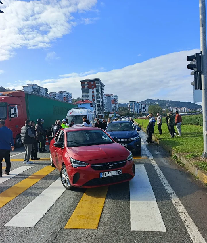 Giresun'da trafik kavgasında emekli öğretmenin ölümüne neden olan şüphelinin ifadesi ortaya çıktı: Başının altına mont koydum 7 giresunda trafik kavgasinda emekli ogretmenin olumune neden olan suphelinin ifadesi ortaya cikti basinin altina PPGTIZqK