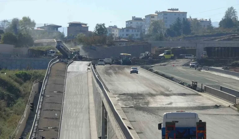 kanuni-bulvari-nda-calismalar-hizla-ilerliyor-23-km-tamamlandi-1200-861523