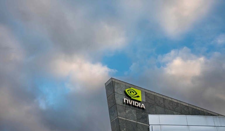 nvidianin-gelirleri-tavan-yapti-tum-gpular-tukendi-KuQx2BcD.jpg