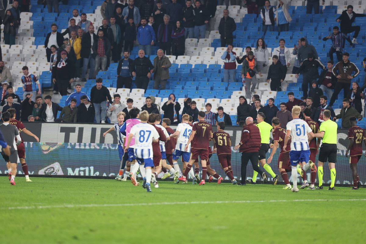 Trabzonspor U19-Helsinki U19 maçında kavga çıktı 1 trabzonspor u19 helsinki u19 macinda kavga cikti 0 UD4F4y1i