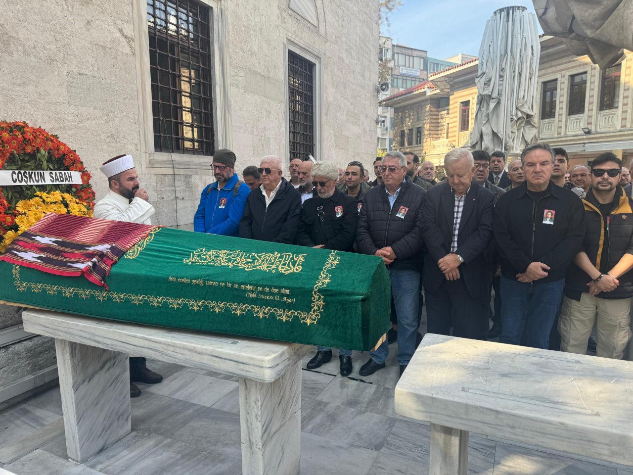 Usta sanatçı Süheyla Altmışdört son yolculuğuna uğurlandı 1 usta sanatci suheyla altmisdort son yolculuguna ugurlandi 0 OceunamE