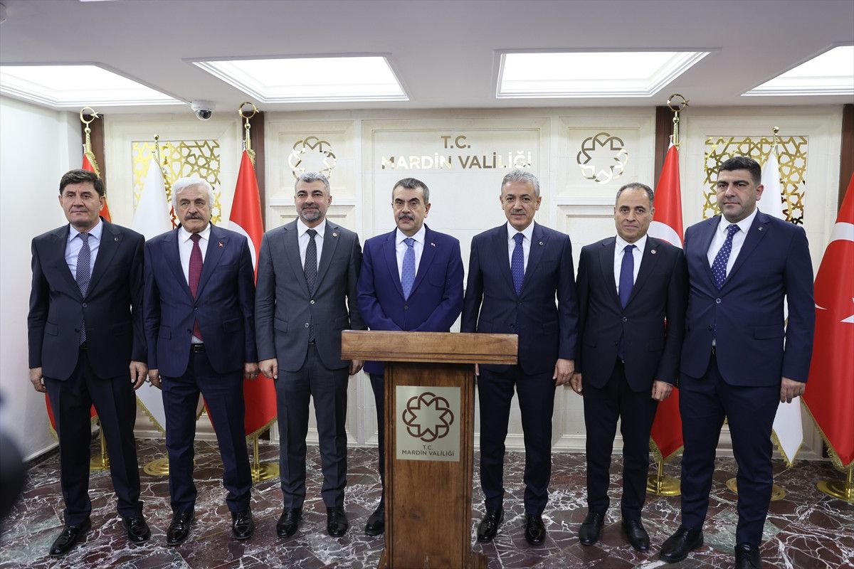 Yusuf Tekin'den 'mesleki lise' değerlendirmesi: Talep her geçen yıl biraz daha artıyor 4 yusuf tekinden mesleki lise degerlendirmesi talep her gecen yil biraz daha artiyor 0 O6KgWcwP