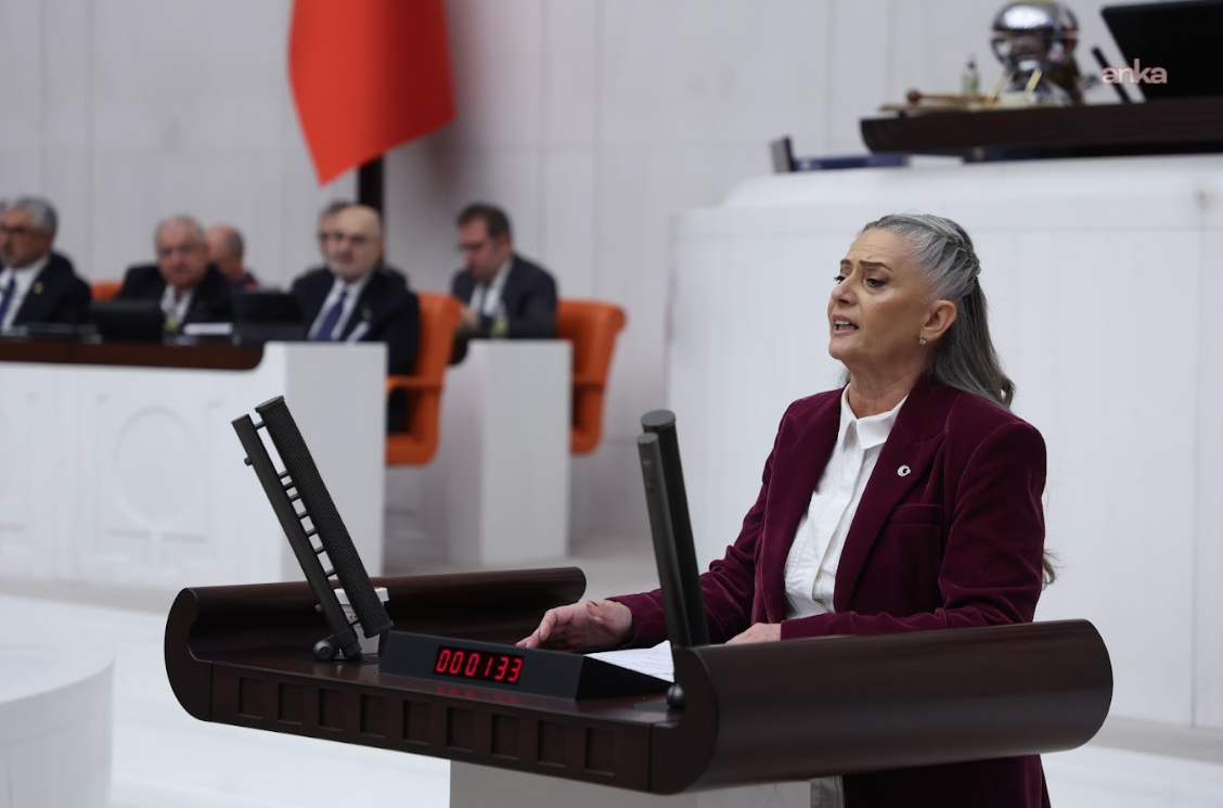 akpnin utanmiyoruz cikisina sibel suicmezden sizin yerinize utaniyoruz yaniti 0 PaEspfIz