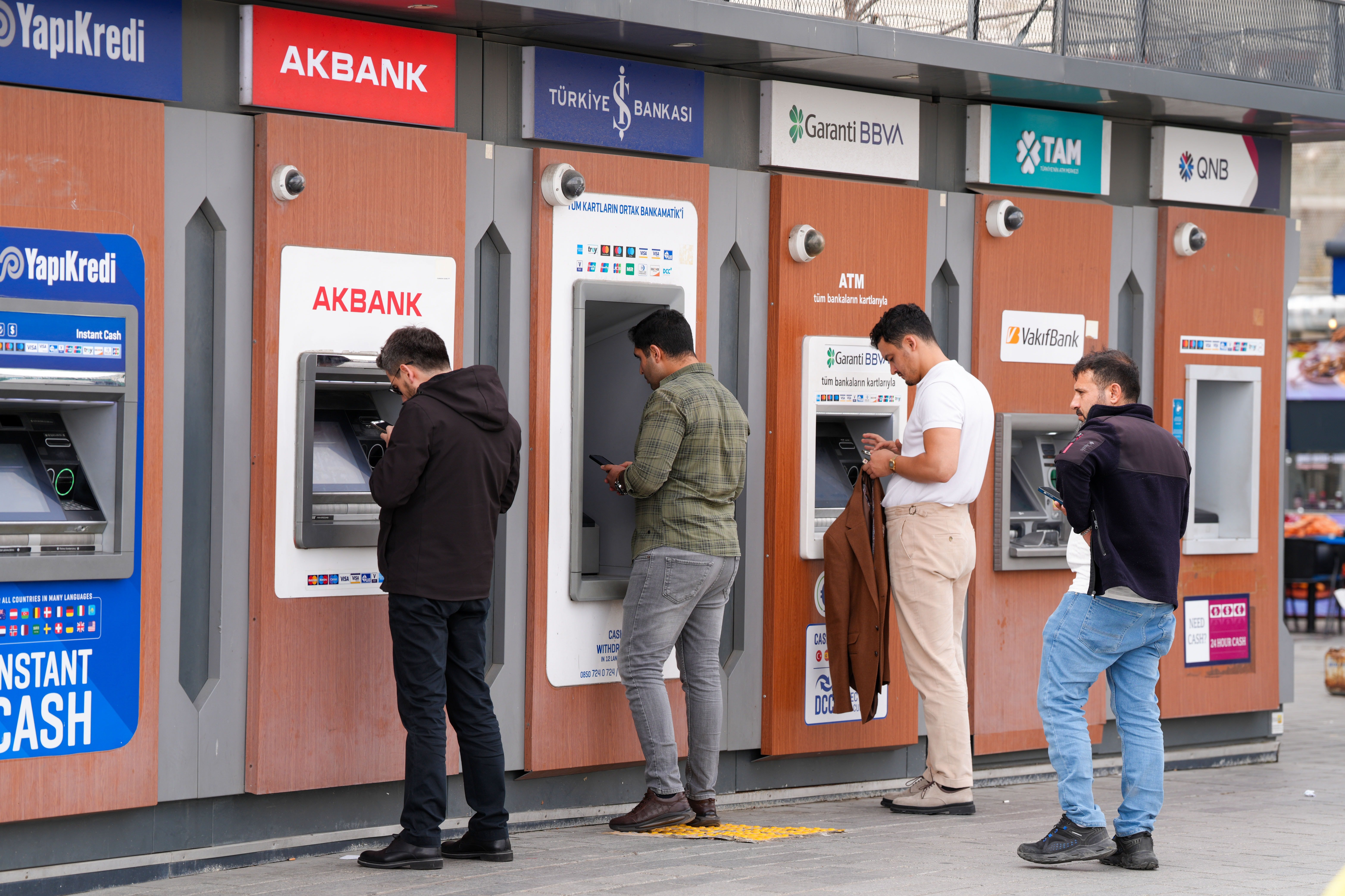 atmlerde para cekme ve yatirma limiti persembe gunu degisiyor iste yeni limitler 1