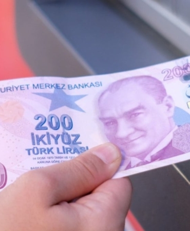 atmlerde-para-cekme-ve-yatirma-limiti-persembe-gunu-degisiyor-iste-yeni-limitler-eQl8a9ub.jpg