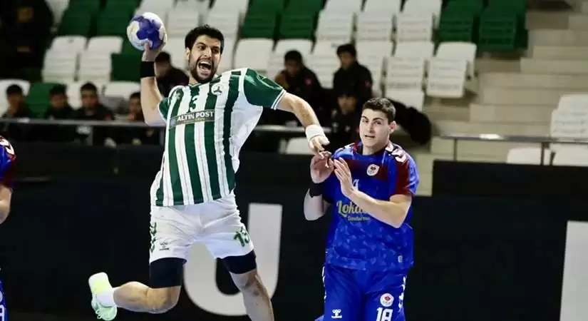 giresun trabzon derbisinde saha karisti yumruklar havada ucustu 0 uDcQdnBf