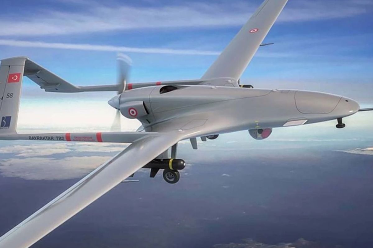 Selçuk Bayraktar, Baykar'ın tasarım hikayesini babası Özdemir Bayraktar'ın 'İnsanlar uçağı yaptığında kuşa, Laz yapınca balığa benzer' sözüyle anlattı 6 selcuk bayraktar baykarin tasarim hikayesini babasi ozdemir bayraktarin insanlar ucagi yaptiginda kusa laz yapinca 5gV9s2gF