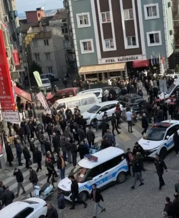 trabzonda-alacak-verecek-meydan-savasi-1-kisi-oldu-1i-agir-12-kisi-yaralandi-h1766412664-5af2ae