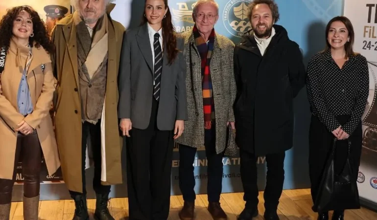 trabzonda-bak-postaci-geliyor-filmine-yogun-ilgi-mFH7tcRi.webp