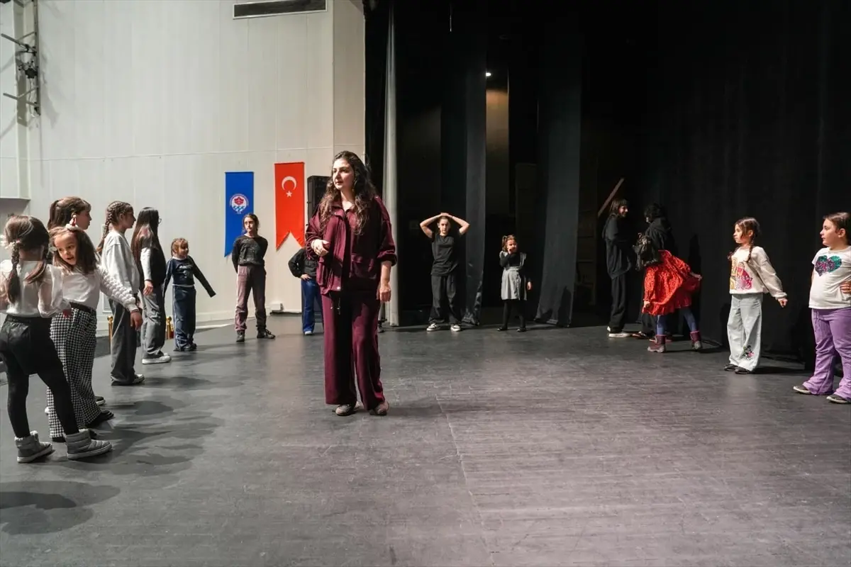 trabzonda-cocuklara-yonelik-drama-egitimleri-veriliyor-vxgKxYJ8.jpg