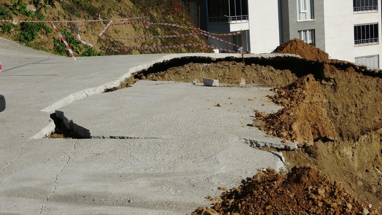 trabzonda kacak hafriyat sahasindaki heyelan endiseye neden oldu 0 kCjqXXnG