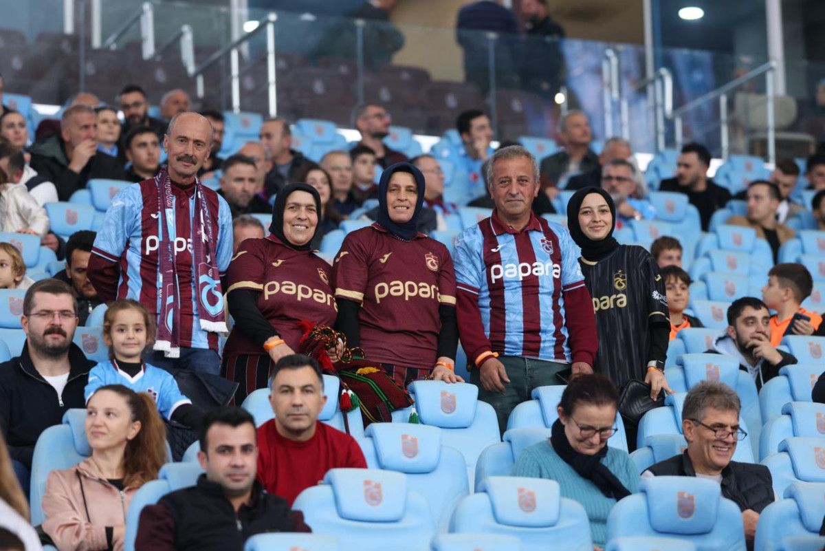 Trabzon'da kadınlar sabah ot biçiyor, akşam maça gidiyor 12 trabzonda kadinlar sabah ot biciyor aksam maca gidiyor 8 PLPLByM4