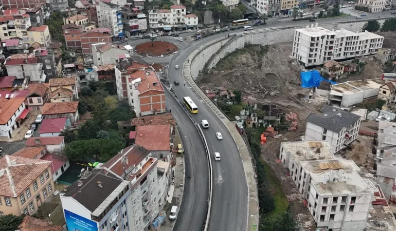 trabzonda-yol-calismalari-gece-gunduz-suruyor-UzVv5OSl.webp