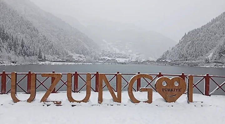 uzungol beyaz gelinligini giydi kar kalinligi 15 santimetreye ulasti 2