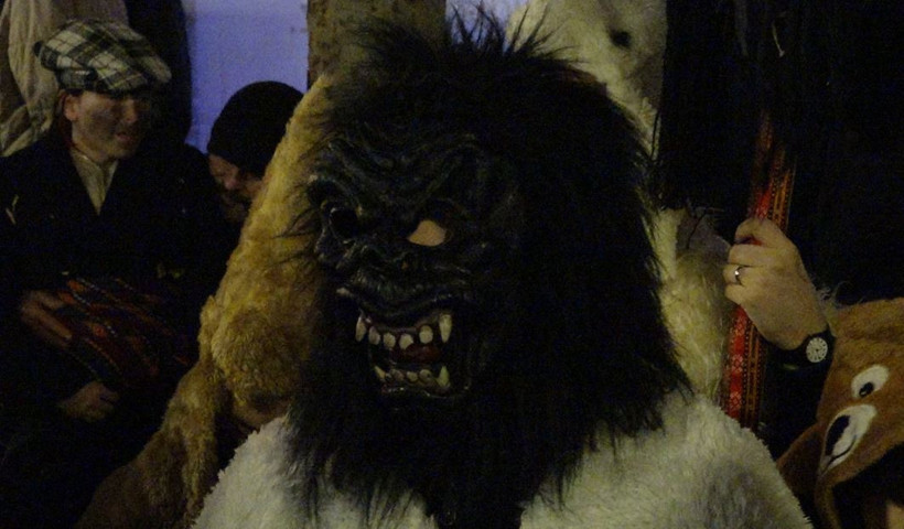 Davullar çaldı horonlar kırıldı: Bolluk bereket için sokaklara döküldüler 5 davullar caldi horonlar kirildi bolluk bereket icin sokaklara dokulduler 4 yBJ24hi1