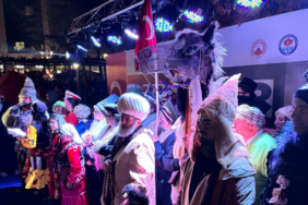 davullar-caldi-horonlar-kirildi-bolluk-bereket-icin-sokaklara-dokulduler-6ekzTL9h.jpg