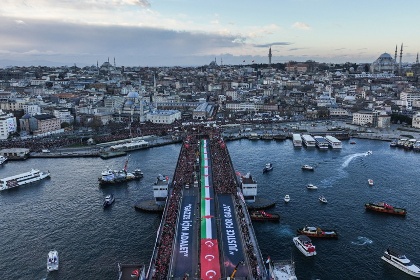 filistine destek icin on binlerce kisi galata koprusunde bulustu 0 v5DrYqjQ