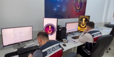 trabzon-ve-16-ilde-siber-dolandiricilik-operasyonunda-118-supheli-yakalandi-RyJHCnBl.jpg