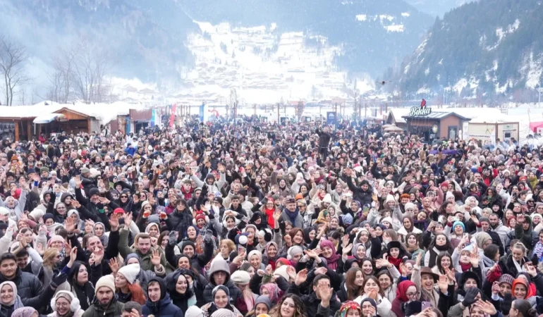 uzungol-kis-festivalinde-ucuncu-gun-coskusu-ET62pEen.webp