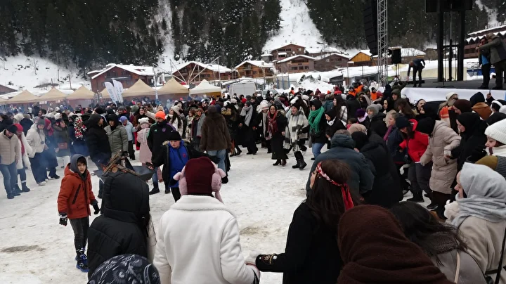 uzungol kis festivaline kalandar gelenegiyle start verildi 14 LGy2MP91