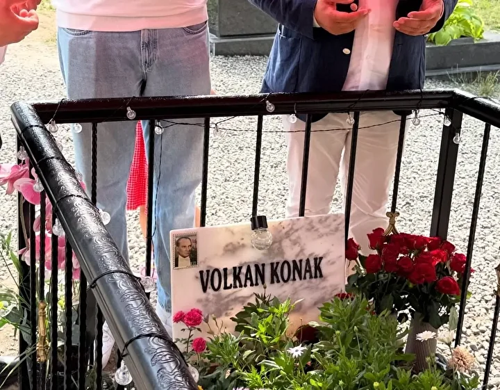 volkan konakin kuzenine attigi son mesajda kabristan ile ilgili sozleri soke etti 3 bU5MrVUp