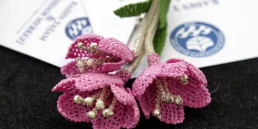 endemik-bitkiler-taki-ve-kumasa-duygular-maniye-dokuluyor