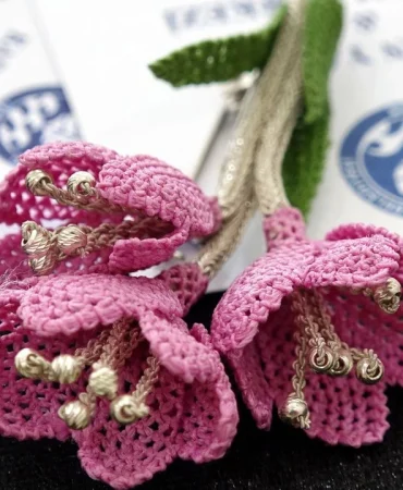 endemik-bitkiler-taki-ve-kumasa-duygular-maniye-dokuluyor