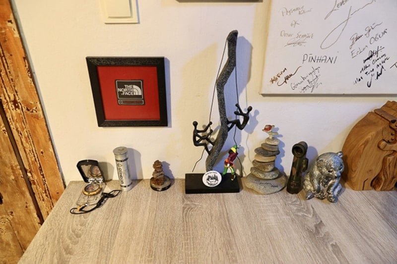 trabzonlu dagci zirvelerden topladigi taslarla kafesine dag ruhu katti 0 Ik3FTFXg