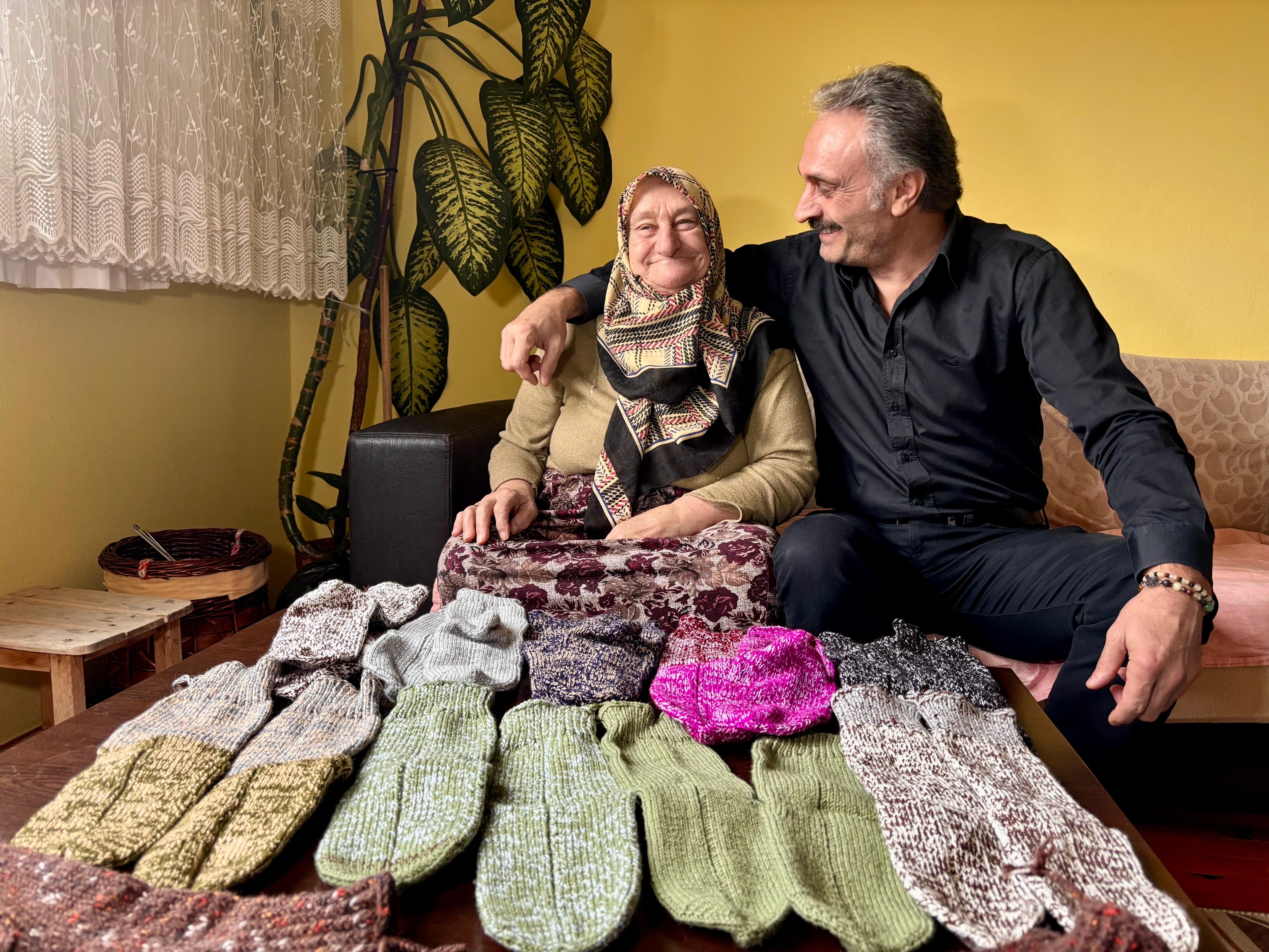 TSK'dan 'Hamide anne'ye vefa plaketi 4 tskdan hamide anneye vefa plaketi 3 ZQNB2W79