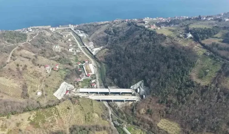 438-kilometrelik-dev-hat-trabzon-ulasimi-bu-projeyle-degisecek-fHmLFwfq.webp