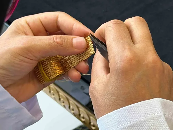 attigi ilmegin degeri otomobil fiyatlariyla yarisiyor savascilarin zirhindan dugunlerin bas tacina 1 Gh6ypiRp